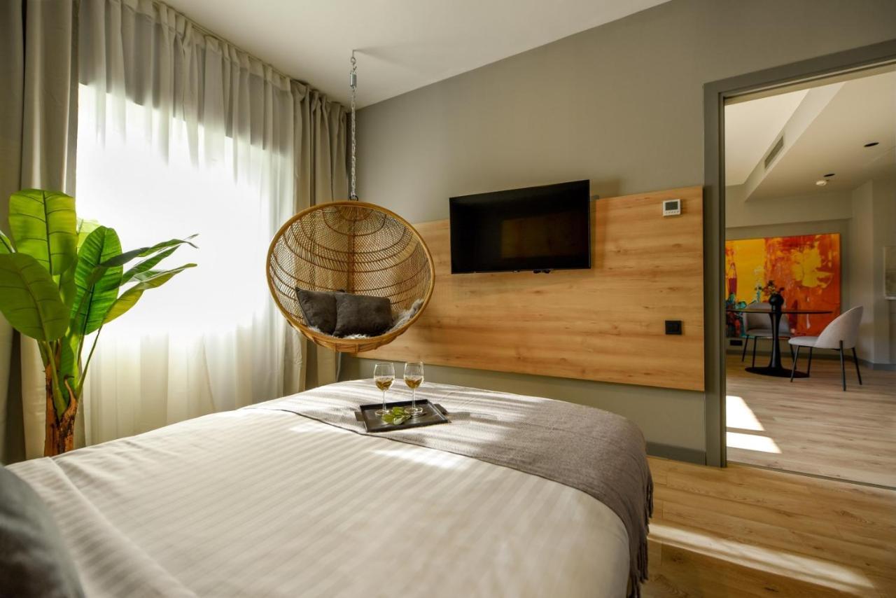 Luxury Apartment Near Radisson Hotel - Wall Projector & Modern Design Bucarest Extérieur photo