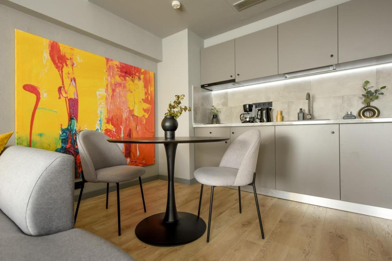Luxury Apartment Near Radisson Hotel - Wall Projector & Modern Design Bucarest Extérieur photo